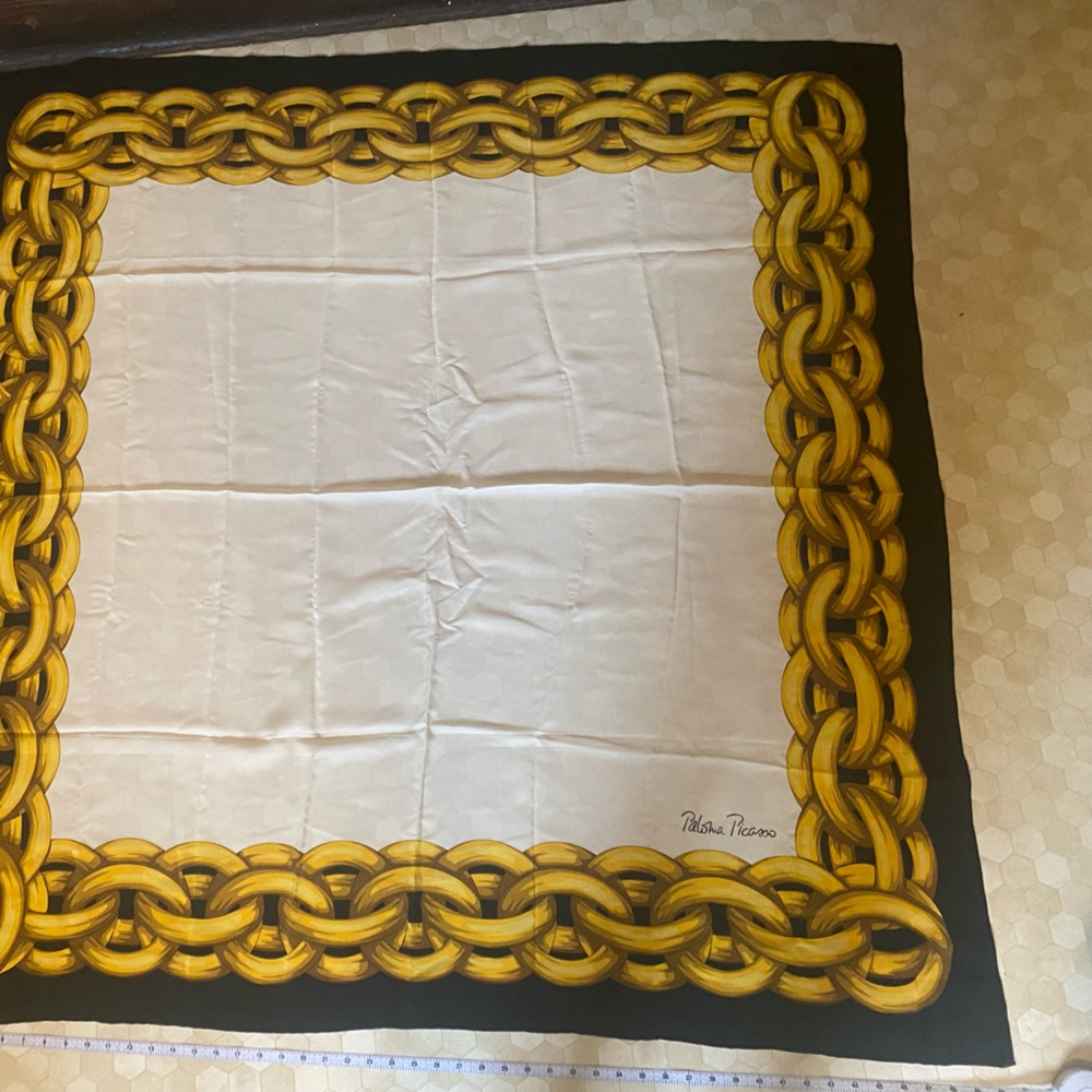 Luxurious Black and Gold Chain Pattern Scarf